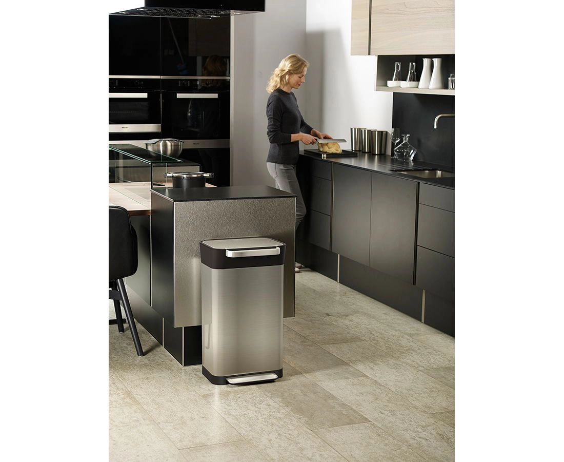 Joseph Joseph Titan 30030 pressli axlat qutisi, 30 l bo'lib to'lash