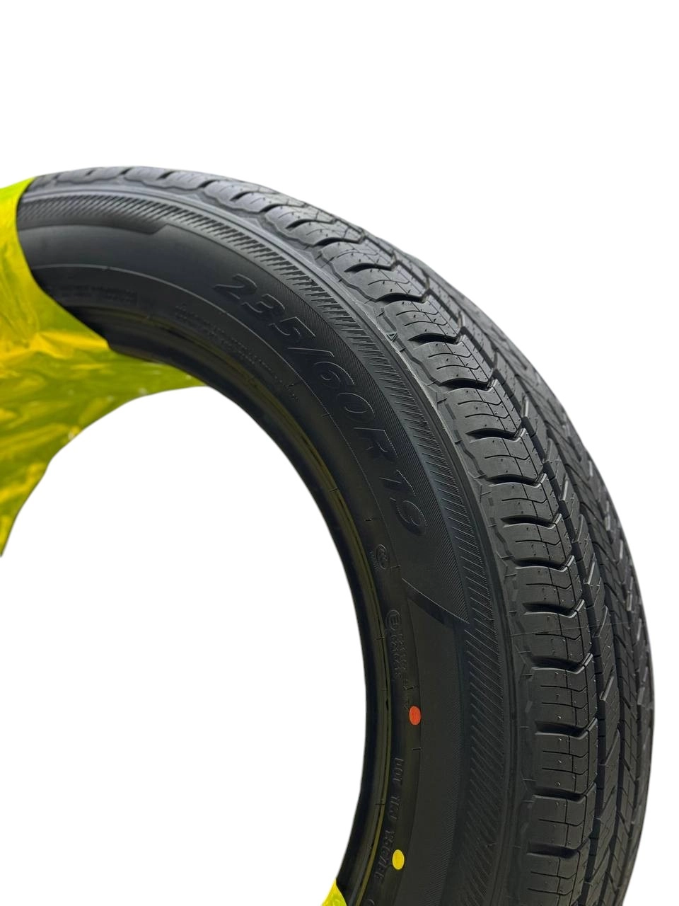 Galaxia SL677 235/60/19 shinalari O'zbekistonda