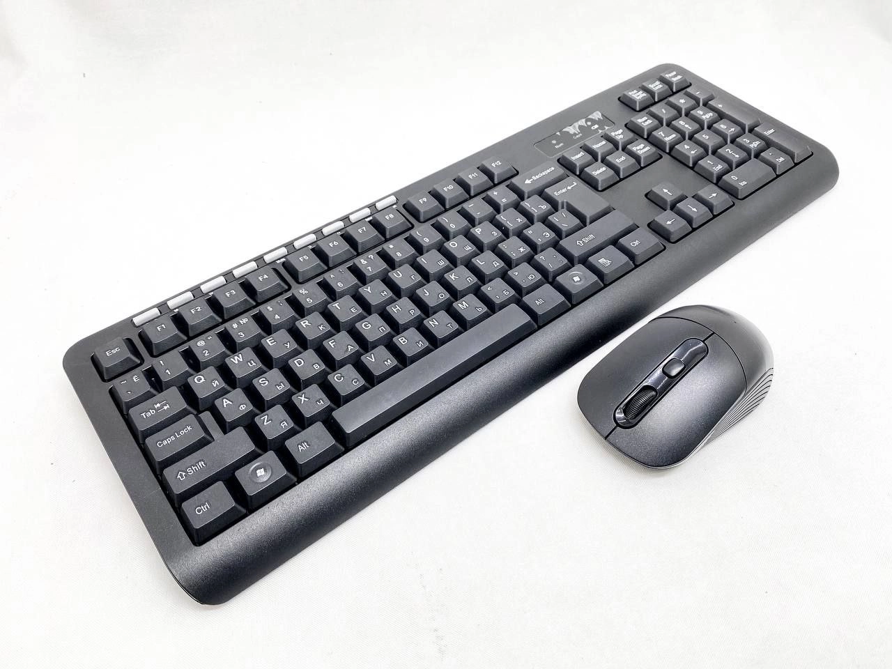 Беспроводная игровая клавиатура и мышь HK6800 недорого