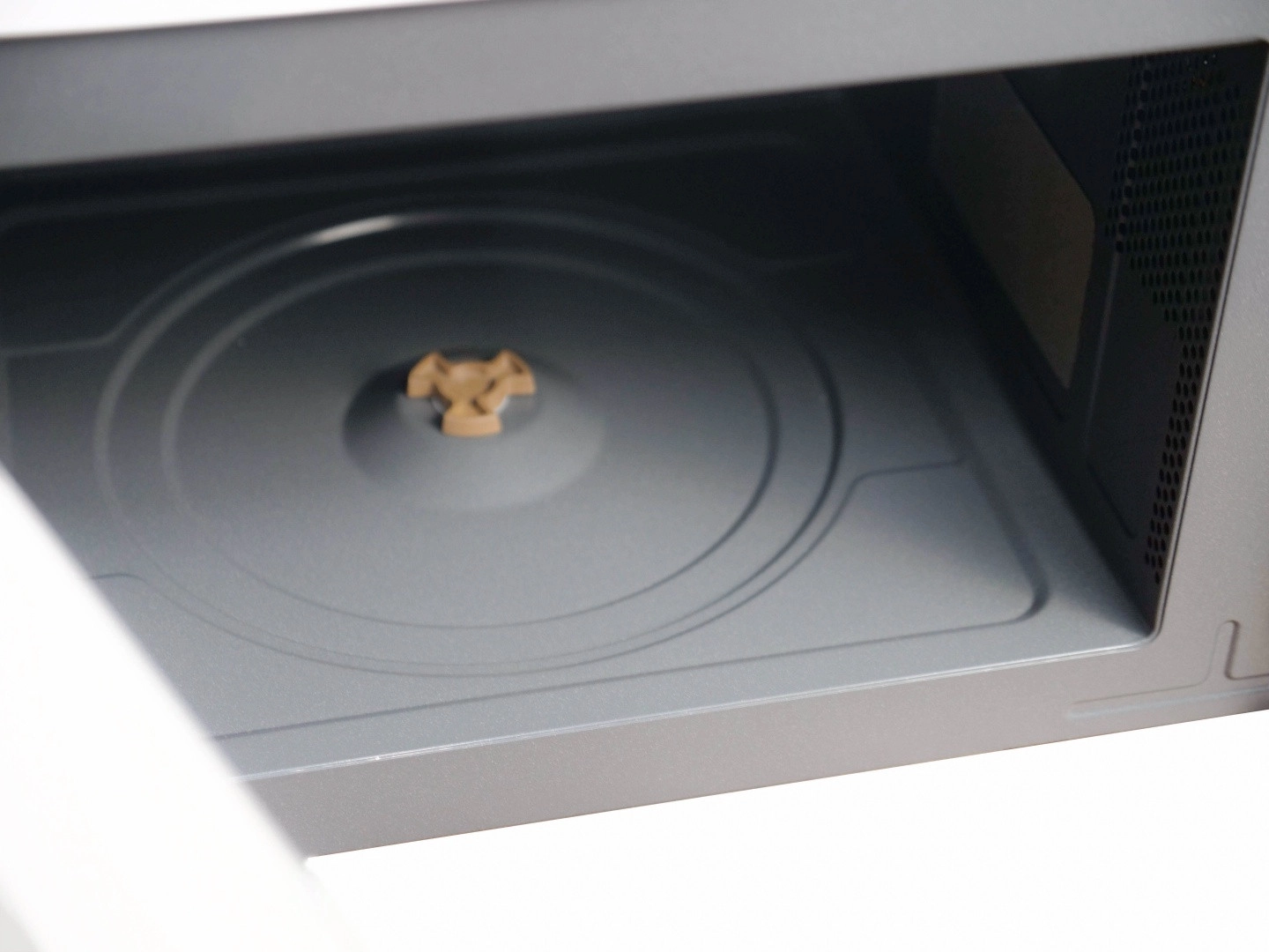 Микроволновая печь Magna M17W7005-W в Узбекистане