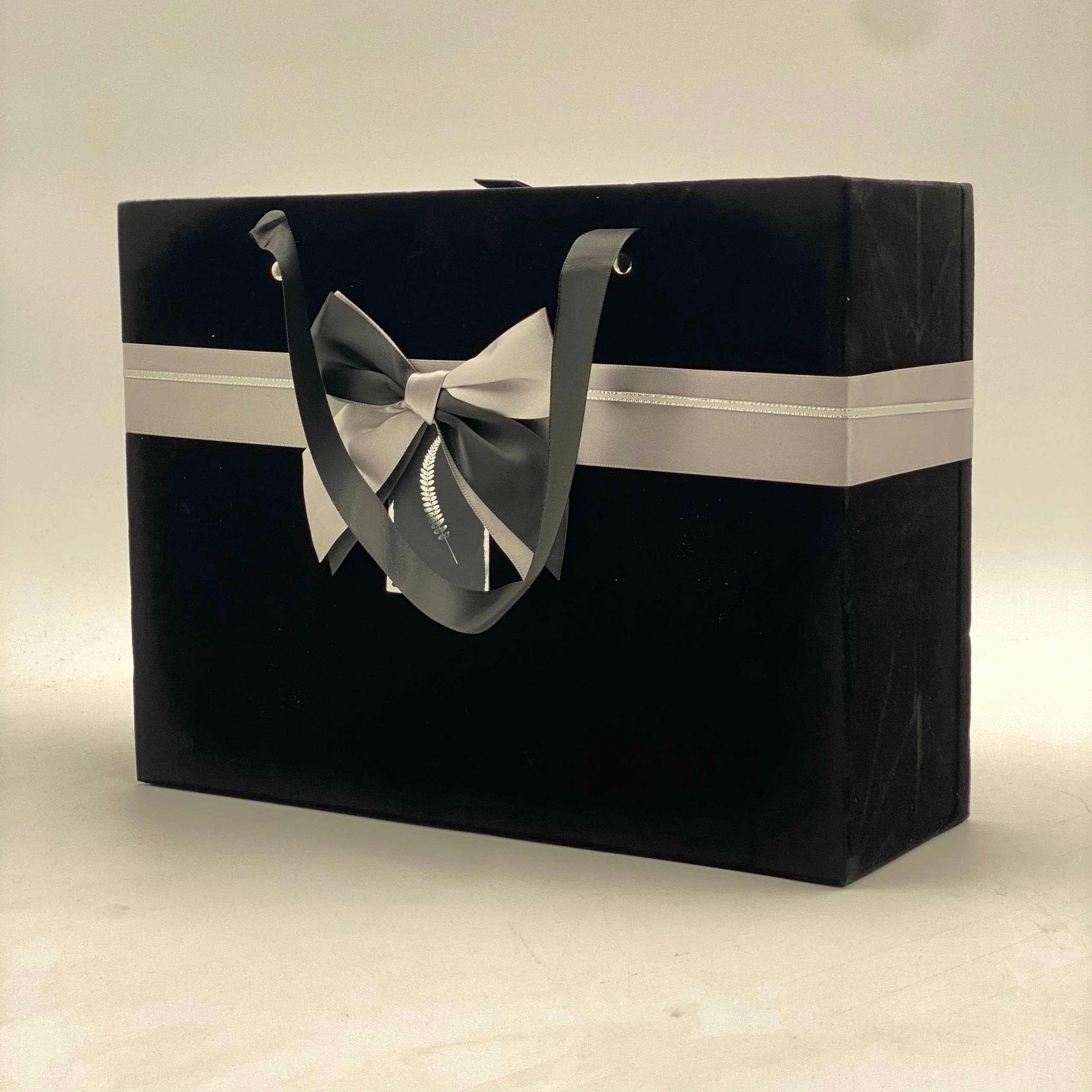 Sovg'a uchun quti qora 9335-12D, Katta (33 &times; 25 &times; 11 sm) arzon