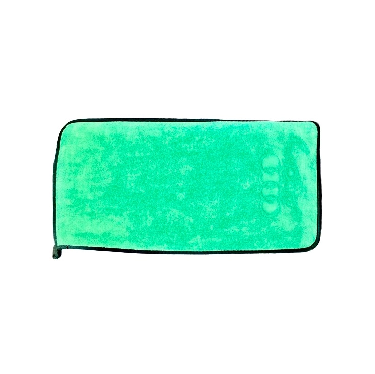 Audi logotipi tushirilgan avtomobil uchun tuklarsiz sochiq sotib olish