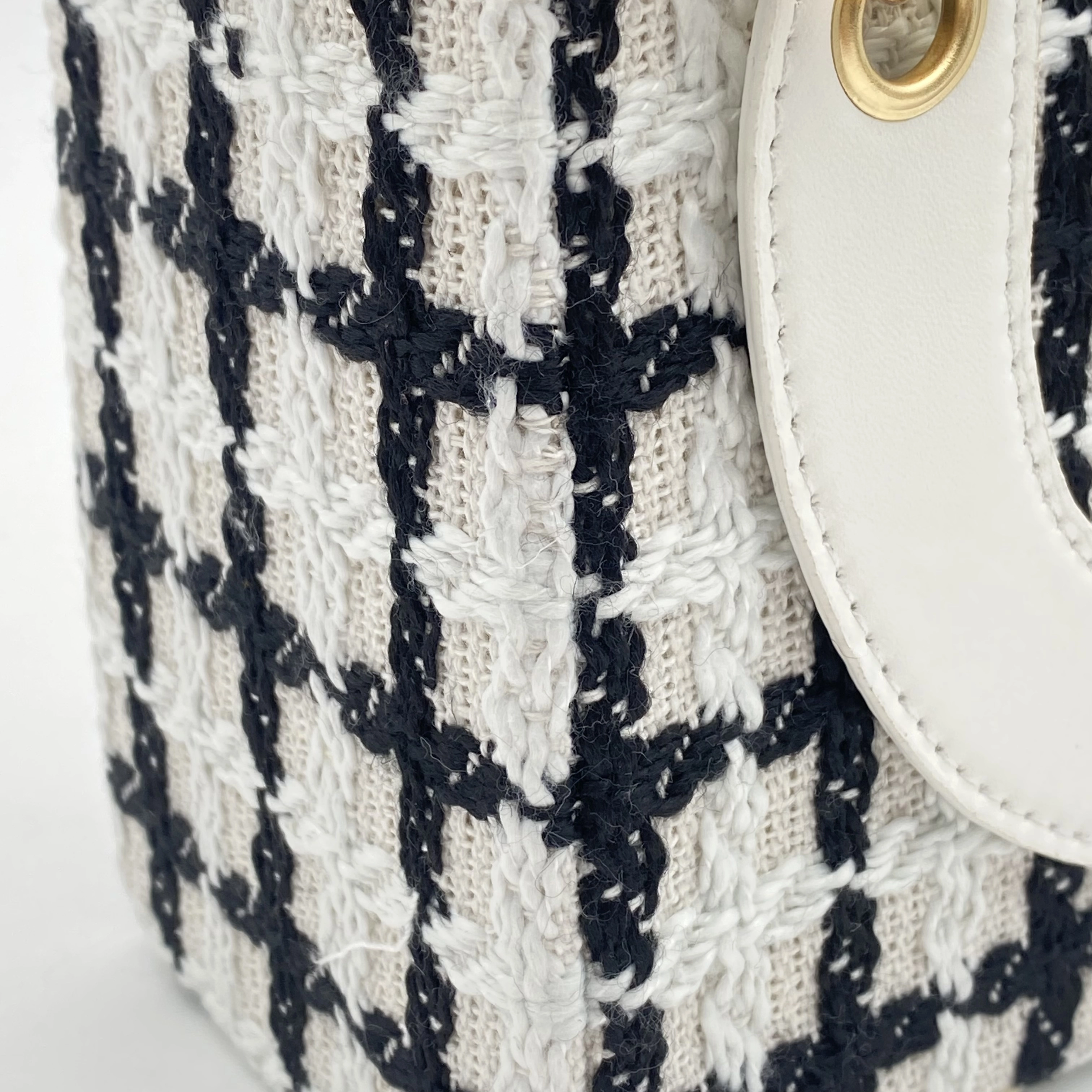 Женская сумка с брелком, White рассрочка