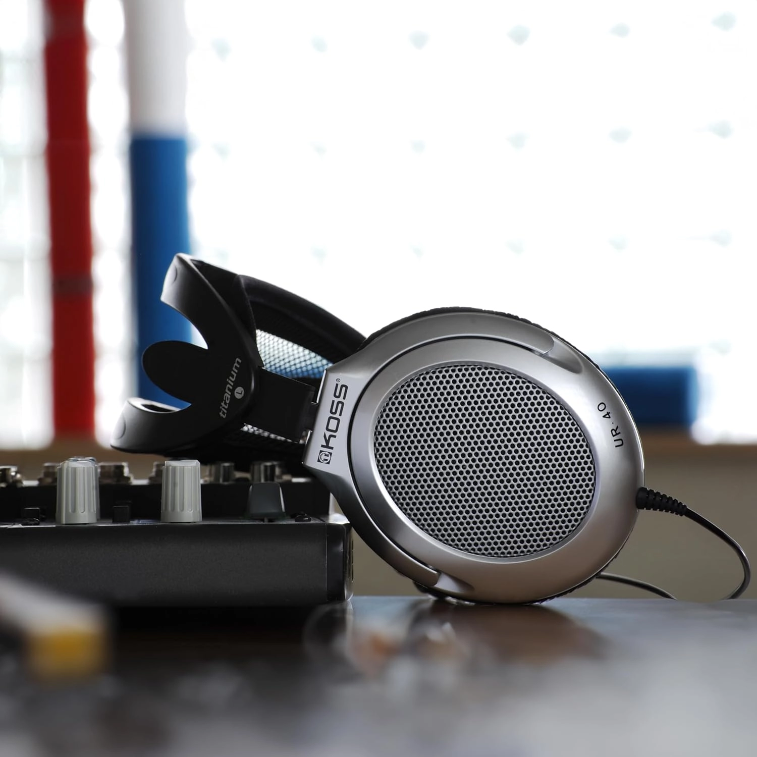 Koss UR40 SB V2 RW quloqchini , Silver bo'lib to'lash