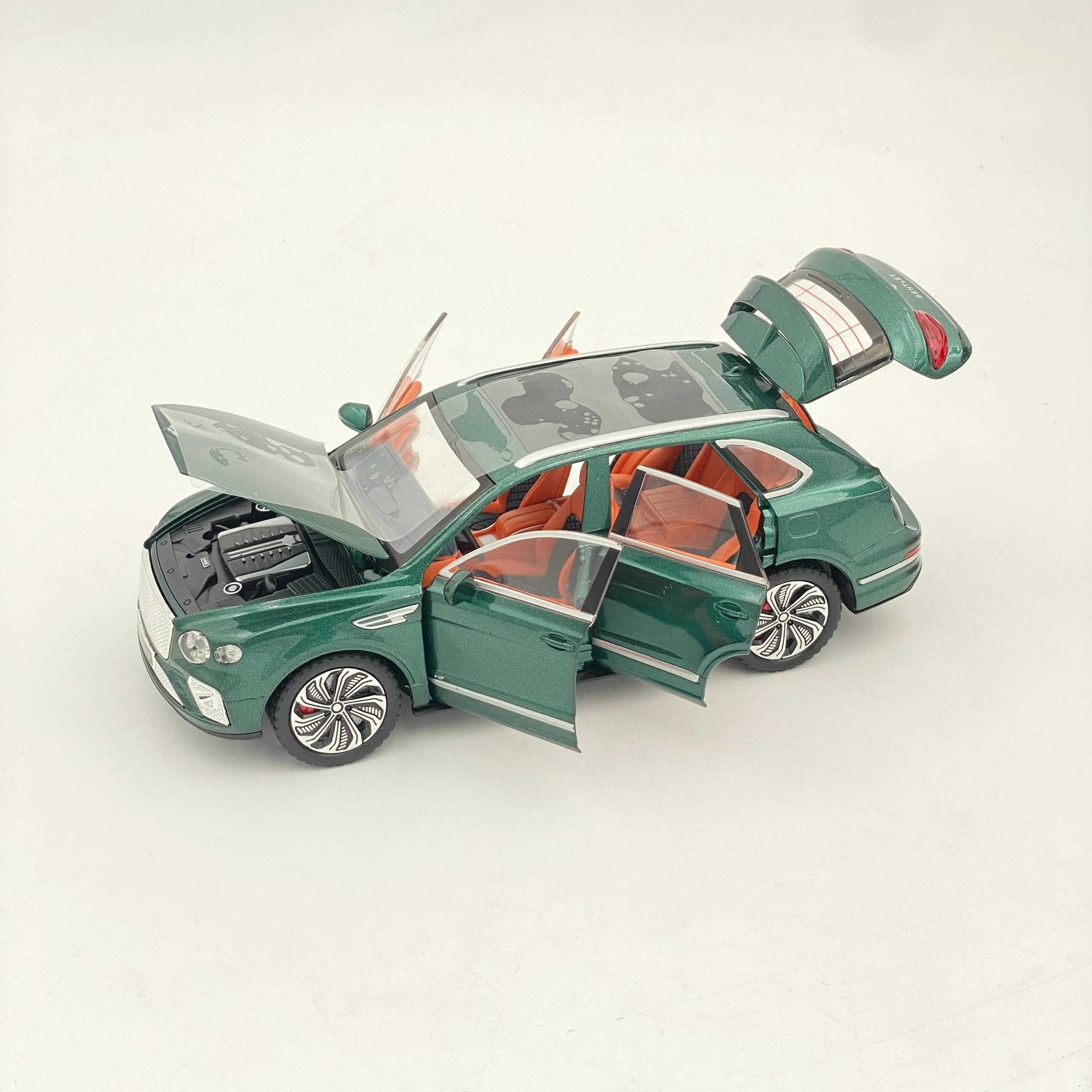 Игрушечная машина модель - Bentley Bentayga в Узбекистане