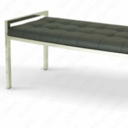 Кожаная кушетка