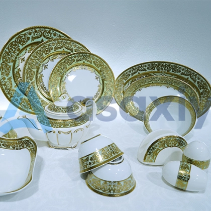 "Izumrud" – 12 kishilik Karosa chinni servizi