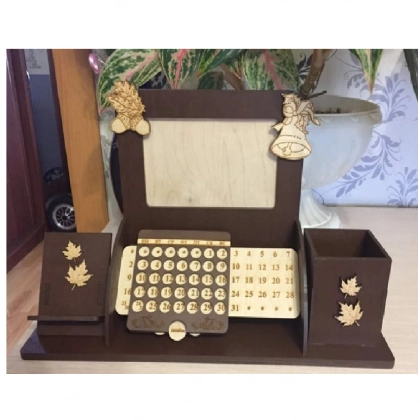 Вечный календарь &mdash; органайзер с рамкой для фото