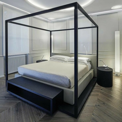 Кровать Queen Evert Black the table