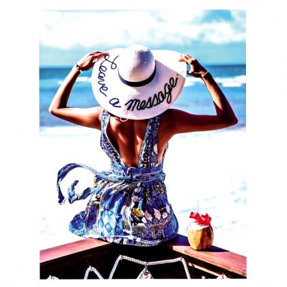 Алмазная живопись "Девушка на пляже" 50х40 см ZX9348