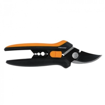 Fiskars Solid™ SP14 1051601 gullarni kesish qaychisi