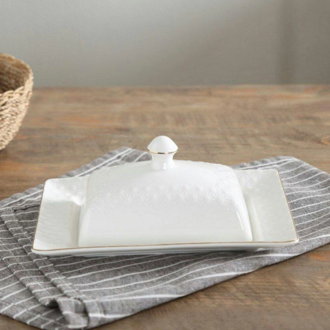 Farfordan ishlangan yog‘ idishi