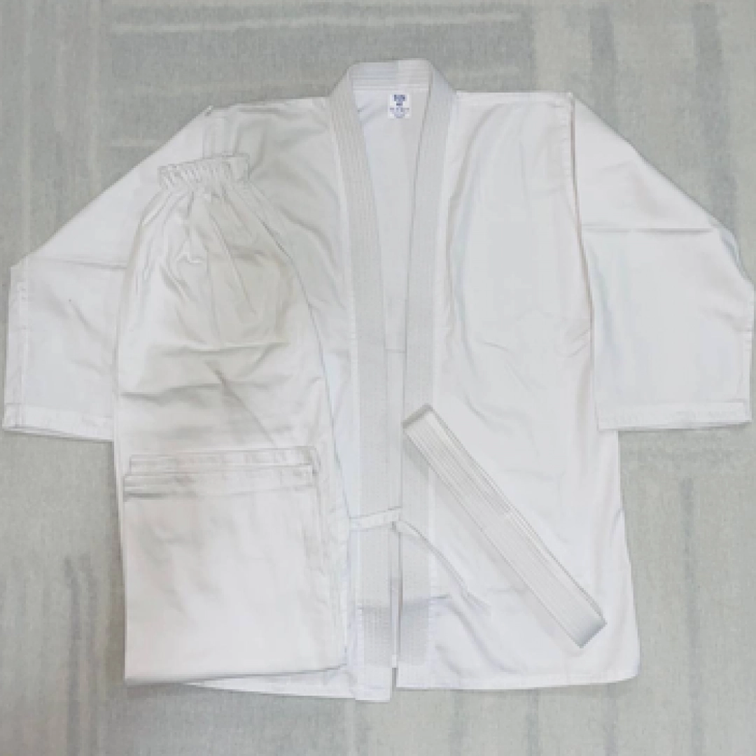 PowerGym karate uchun kimonosi