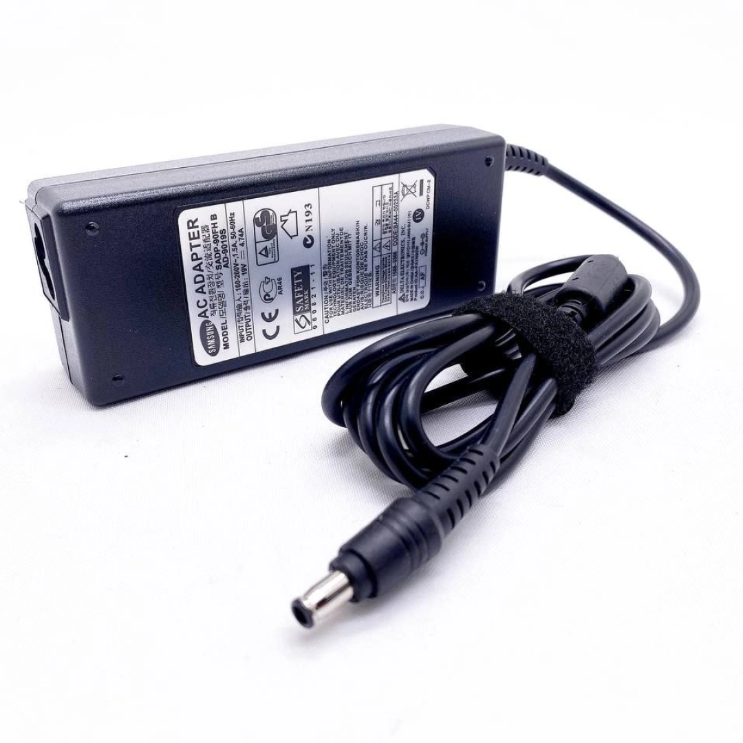 SAMSUNG 19V 4.74A – noutbuk uchun quvvatlash bloki