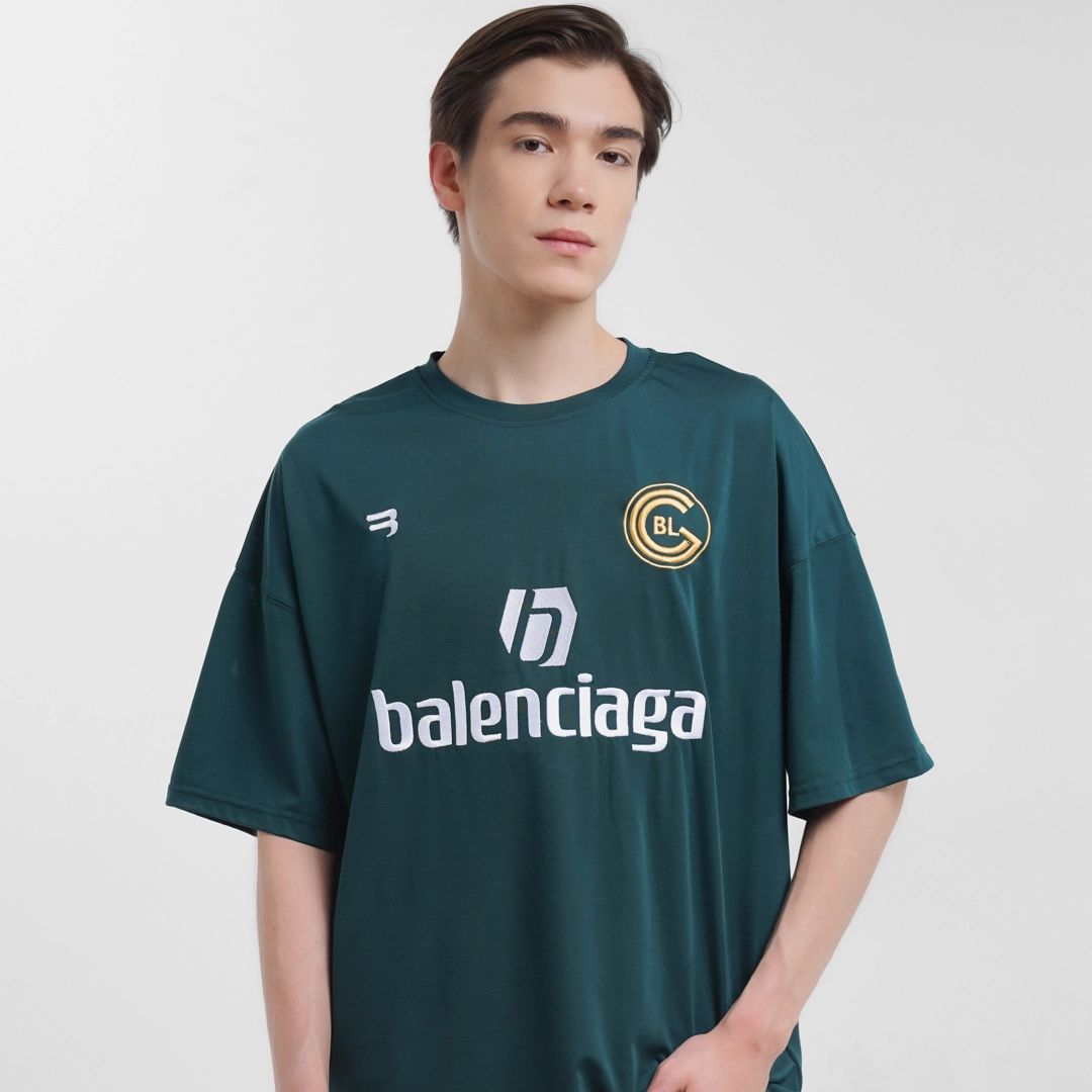 Betakrorlikni qadrlaydiganlar uchun Balenciaga futbolkasi XL