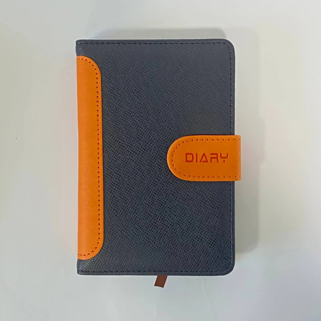 Diary 72-26 qora-sariq magnitli bloknoti (136 varaq)