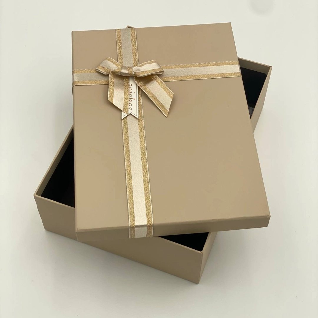 Sovg'a uchun quti, o'rtacha (28,5*20*8,5 sm)