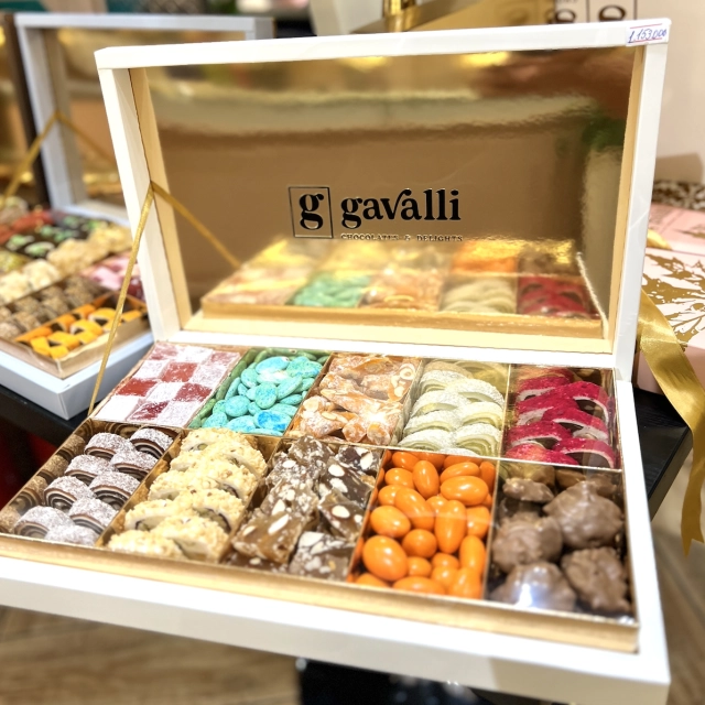 &ldquo;Oq Chichek&rdquo; sovg&lsquo;a to&lsquo;plami &mdash; 10 ta bo&lsquo;linma