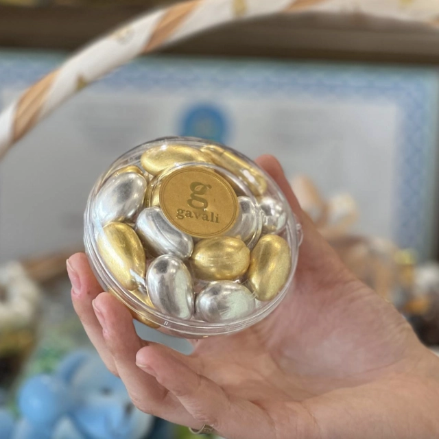 Oltin-kumush rangli drage bilan mini doira