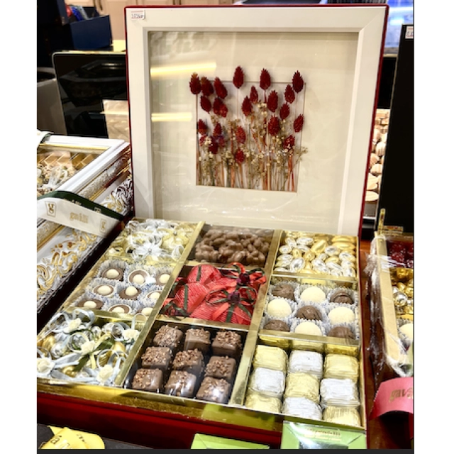 Chichek to&lsquo;plami &mdash; jonli gerbariy bilan katta premium to&lsquo;plam