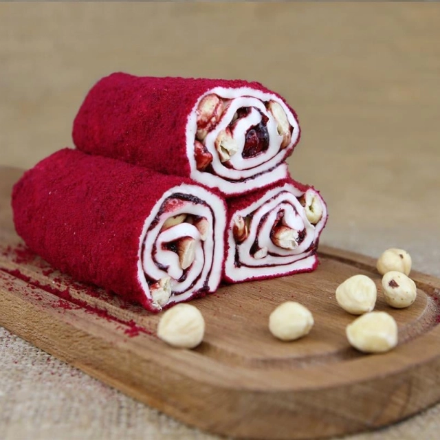 Малатья мега локум со смешанным кремом, покрытый красным вельветом, 1 кг