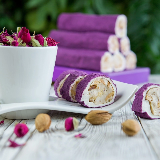 Малатья мега локум с фундучным кремом, покрытый фиолетовым вельветом, 1 кг