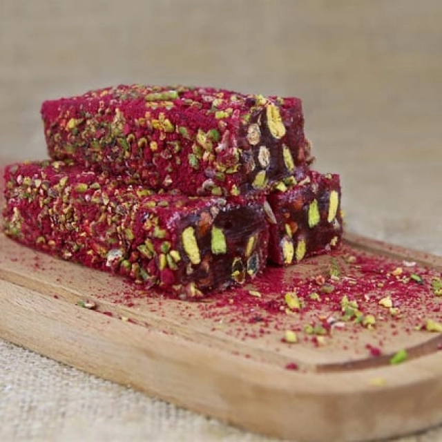 Делайт локум с гранатом и фисташками, покрытый красным вельветом, 1 кг