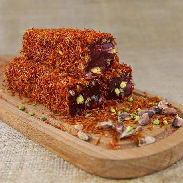 Делайт локум с кислой вишней и фисташками, покрытый шафраном, 1 кг