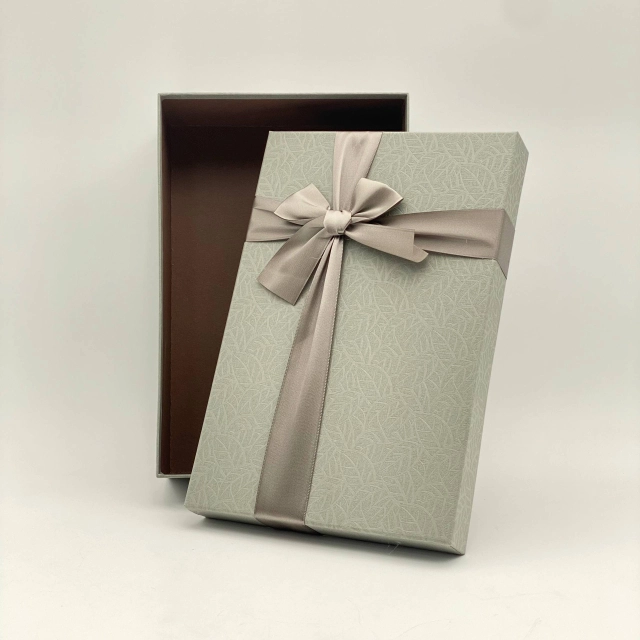 Подарочная коробка, Серый, Маленький (22 &times; 16&times; 7 см)