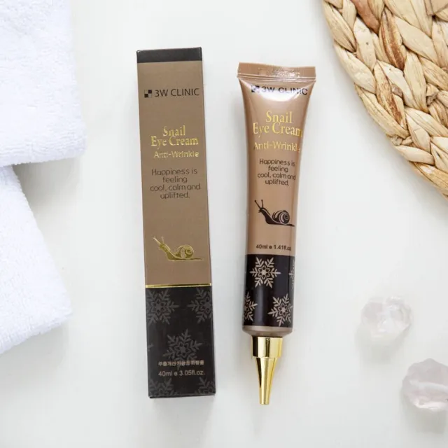 Salyangoz mutsini ekstrakti bilan ajinlarga qarshi ko&lsquo;z atrofi kremi 3W Clinic Snail Eye Cream Anti Wrinkle